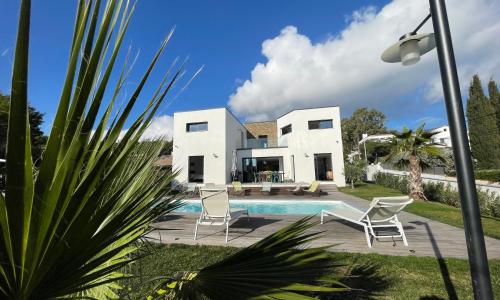 Entre st Raphael, st Tropez a 200M des calanques