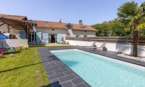 Grande ferme renovée avec Piscine, 10 mn plages