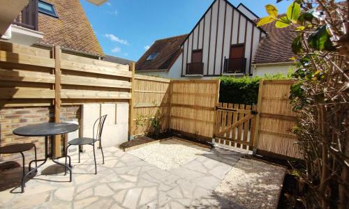 Studio plain pied avec terrasse tout proche mer