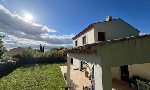 VILLA EYRAGUES-SAINT RÉMY DE PROVENCE spa et accès piscine