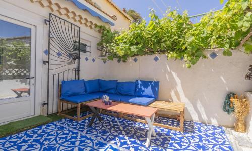 Belle maison bleu azur