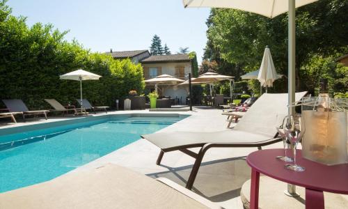 Logis Hotel Le Petit Casset