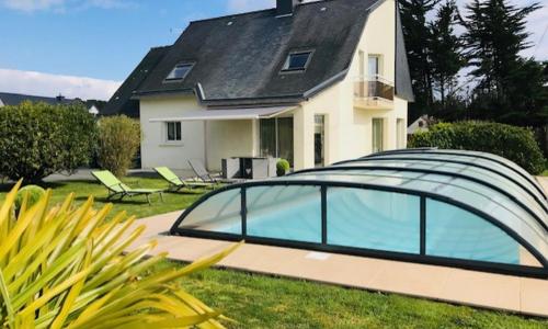 Grande maison familiale avec piscine, bord de mer
