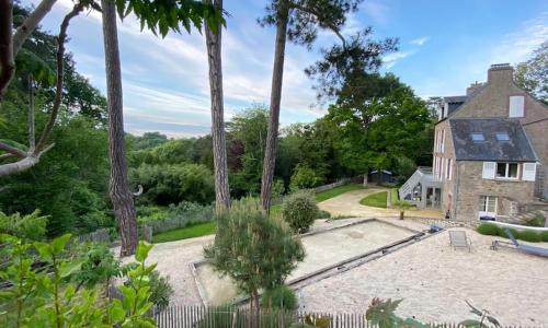 VILLA CAROLLES