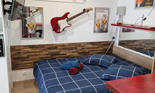 07 - Joli studio avec vue sur jardin, parking privatif gratuit et accès gratuit au parc de la résidence ou des tables et fauteuils de jardins vous attendent