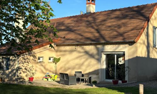 Maison à la campagne avec grand jardin clos