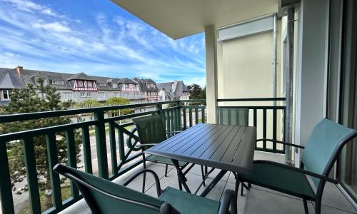 100 - Appartement T2 en plein cœur des Sables-D'or