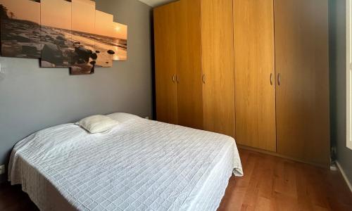 Au pied du Palais et du Pont