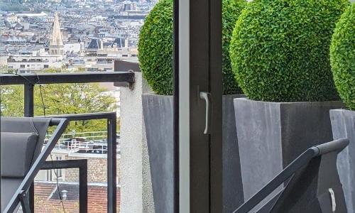 Appartement d'exception Paris 20ème, terrasse de 45m2, vue sur la Tour Eiffel