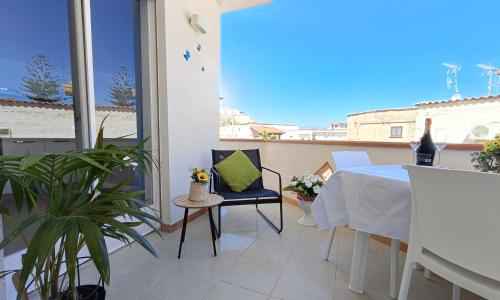 Dal 2 al 9 Luglio Estate 2024 in Sicilia ! Con tanto sole in zona centrale per visitare Trapani e Palermo Conchiglia di mare Home con WiFi, posto auto e TV quasi sulla spiaggia dorata