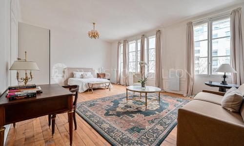 Appartement Paris 7ème Invalides/ Tour Eiffel 1er étage