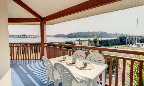 V Marin 01-T2 - 4 personnes - Vue Lac et piscine