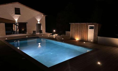 Jolie villa avec piscine