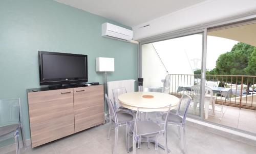 Le Grand Galion vue sur le port