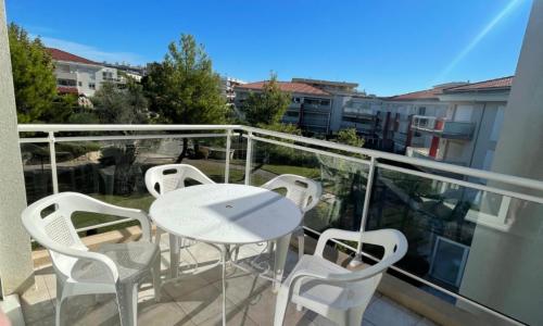 Deux pièces climatisé plage à pied et garage