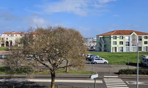 MER - Agreable appartement-place de parking privee