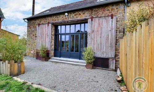 La grange aux portes des ecluses