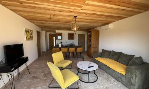 Maison avec piscine et vue mer