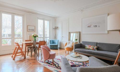 3 bedroom apartment with balcony - Belleville