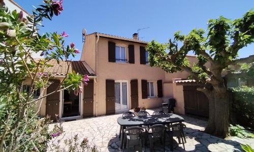 MAISON climatisée 6/8 PERSONNES 1300M DE LA PLAGE AVEC NAVETTE OU PISTE CYCLABLE