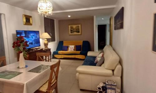 Appartement d'une chambre avec terrasse et wifi a Paray Vieille Poste