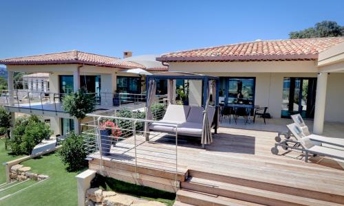 Magnifique villa avec une vue splendide, près des plages