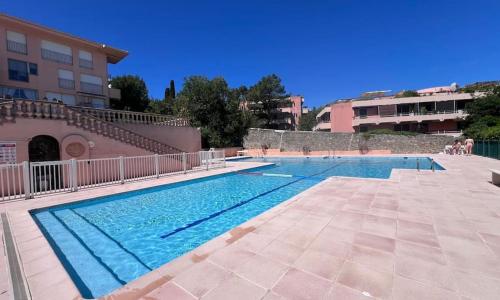 Studio, piscine, parking