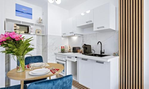 Nice Renting - 93 Californie - Elegant Studio Terrace near Sea Tramway