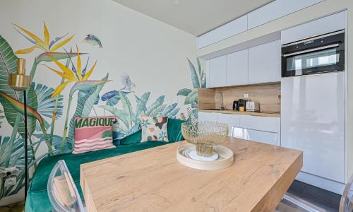 Scarlette House - N180