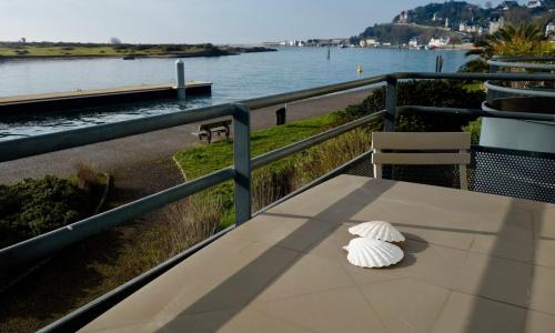 Beautiful sea view Apartment 66m2 with terrace