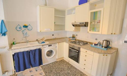 LArte al Mare Vicino Spiaggia con AC e WiFi