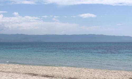 Coup de cœur asuré,Appartement de standing, rez de villa 6 couchages, climatisé à 150m de la plage, terrains de tennis