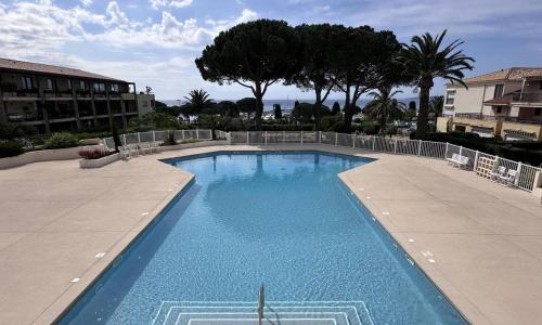 Appartement Les Issambres, 2 pièces, 4 personnes - FR-1-768-76