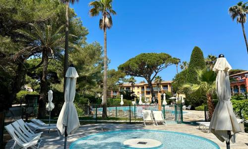 BERGERIE PLAGE 5p accés direct plage piscine clim balnéo jardin méditerranéen