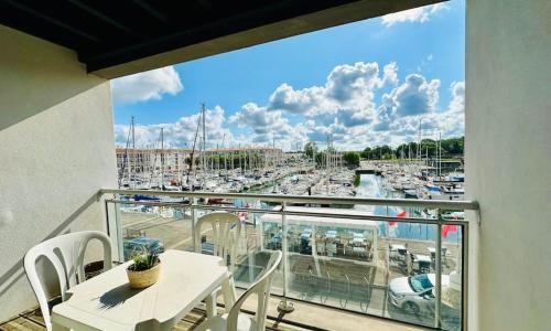 La Bordée - Face au port