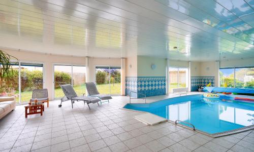 Piscine couverte - sauna - Maison pour 9 à Loctudy