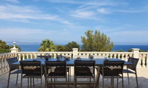 VILLA 4 Étoiles , La Caravelle , Mer à 400 metres , été du Dimanche au Dimanche