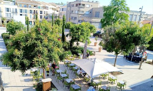 Deux pièces rénové climatisé cœur du vieil Antibes