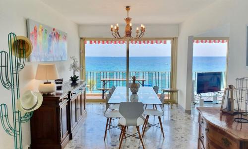 T4 FRONT DE MER ,PISCINE 25 metres ,WIFI,6à8 PERSONNES,parking,GARAGE