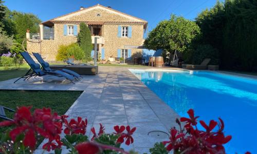 Studio avec terrasse privative et piscine