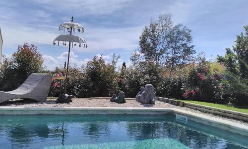 gîte et sa cour privative