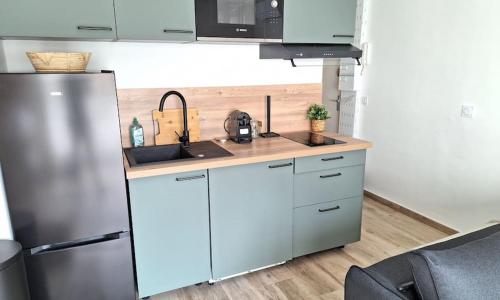 Studio rénové avec terrasse 40 m 2