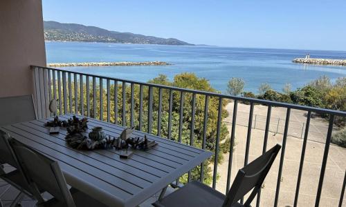 Appartement Le Lavandou, 3 pièces, 5 personnes - FR-1-251-832