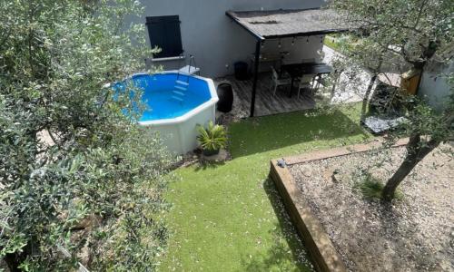 Maison individuelle avec extérieur et piscine