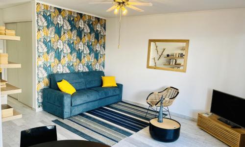 Grand Studio terrasse vue sur mer et parking