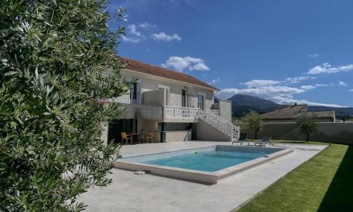 Maison cœur village piscine wifi 4 pers