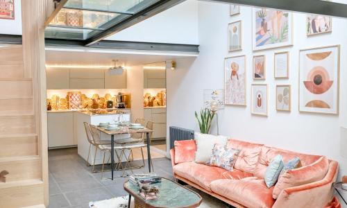 2 BD Chic Loft with Historic Charm and Modern Amenities
