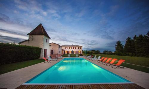 Villa de 7 chambres avec piscine privee jardin amenage et wifi a Roquecor