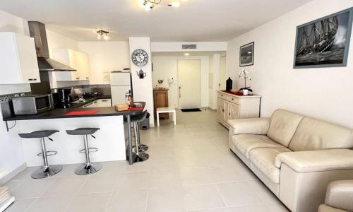 Figuerolles Moderne T3-Garage Box-Terrasse-300m Mer-Plage-Port