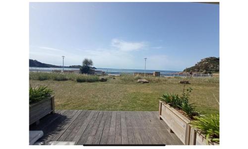 Les Pieds Dans l'Eau